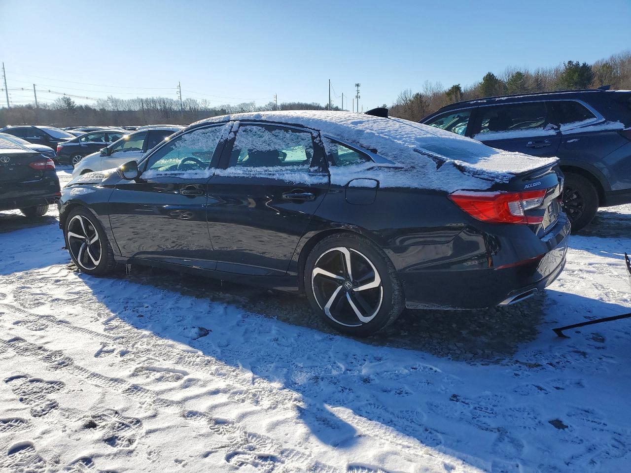 2018 HONDA ACCORD SPORT photo 2