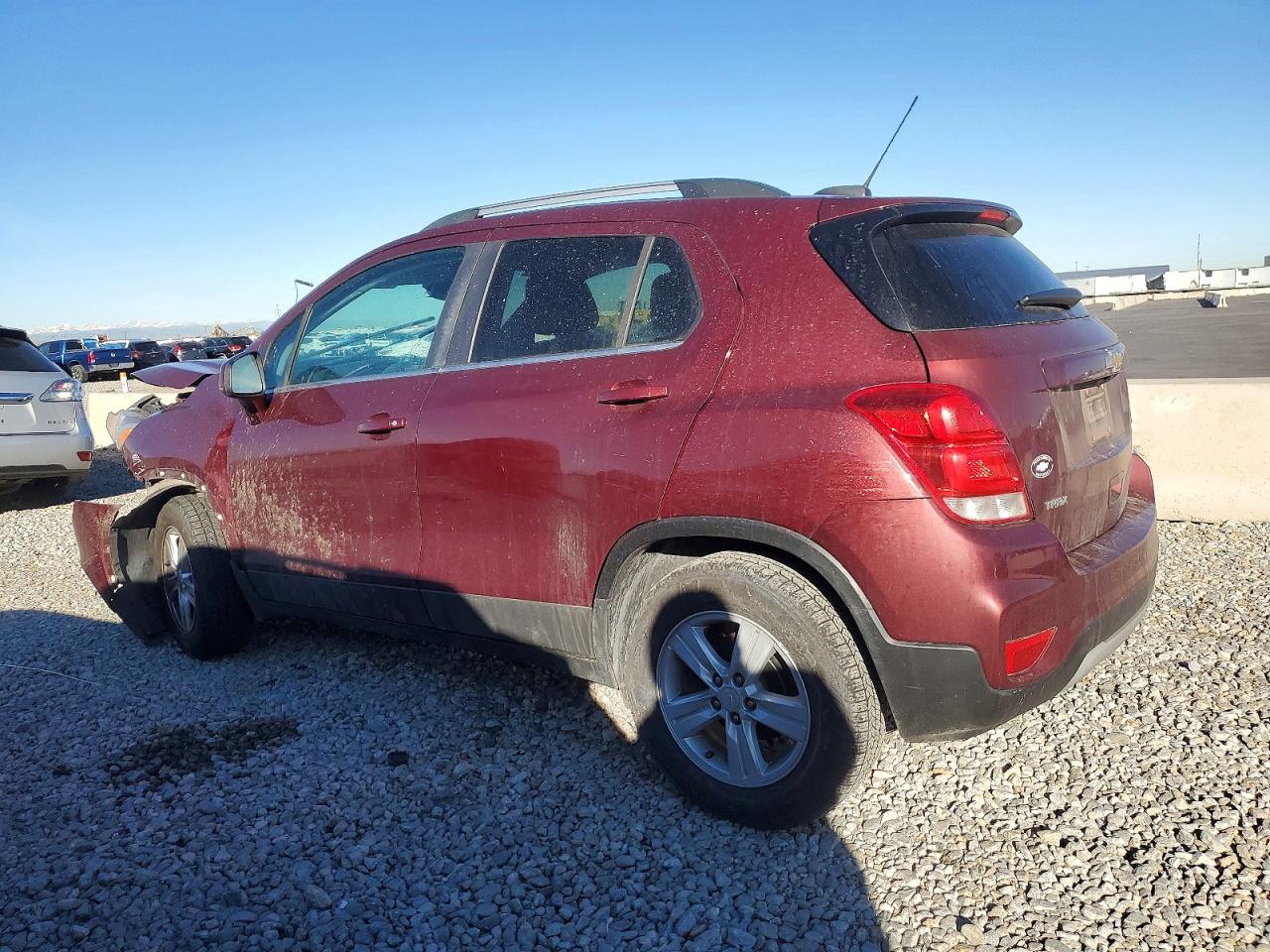 2017 CHEVROLET TRAX 1LT photo 2