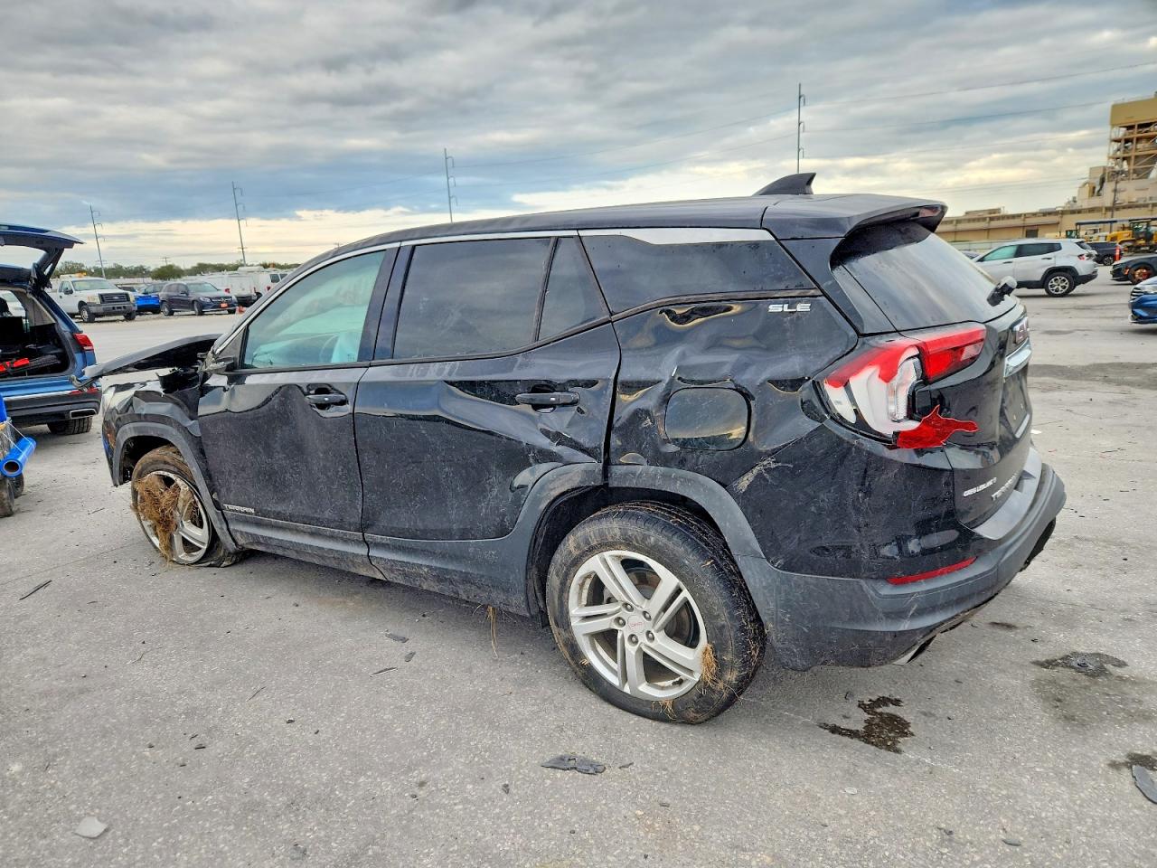 2018 GMC TERRAIN SLE photo 2
