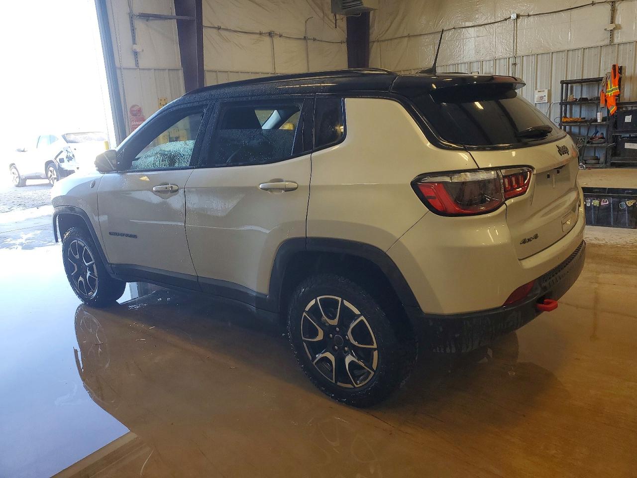 2025 JEEP COMPASS TRAILHAWK photo 2