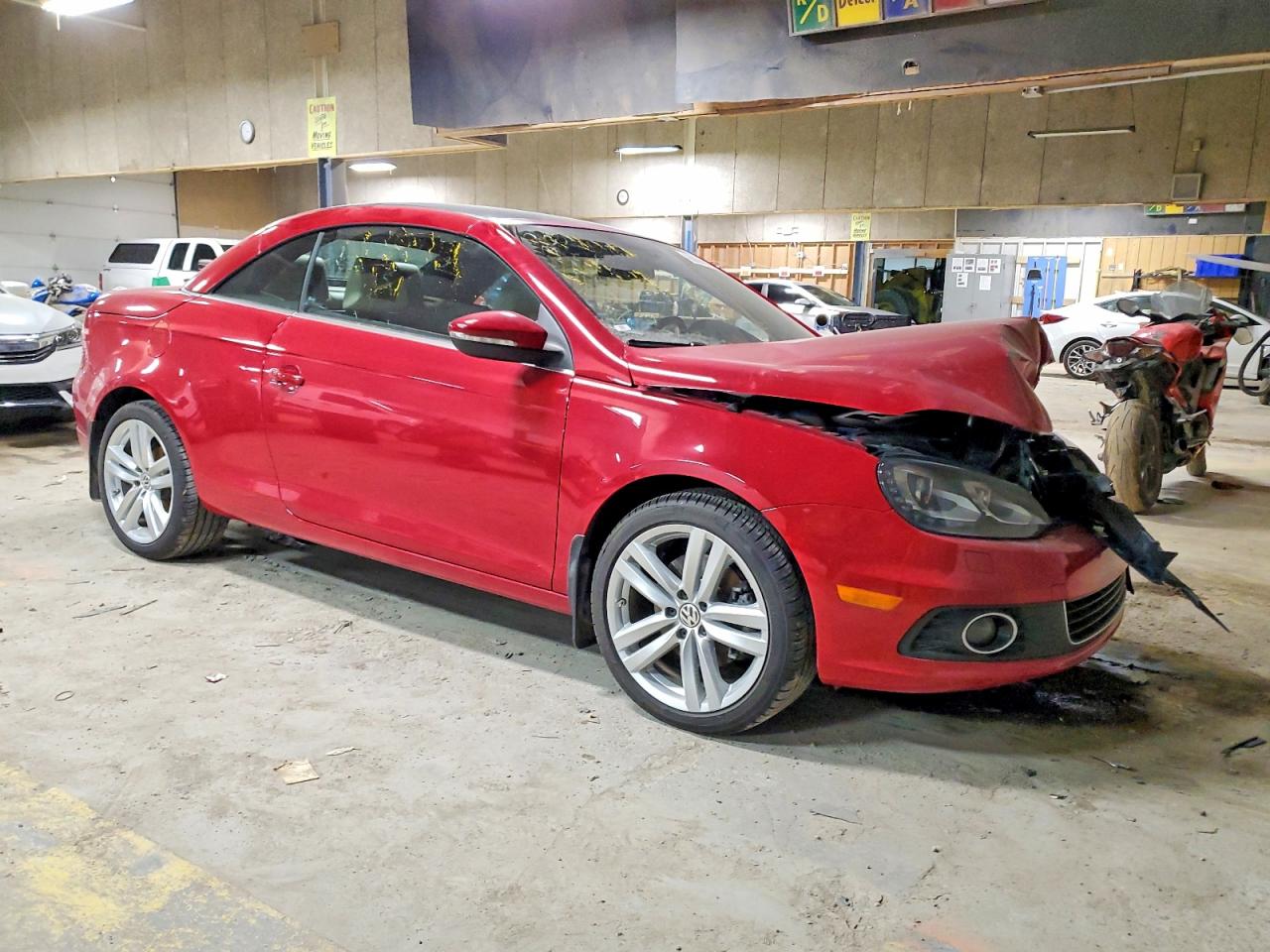 2014 VOLKSWAGEN EOS LUX photo 4