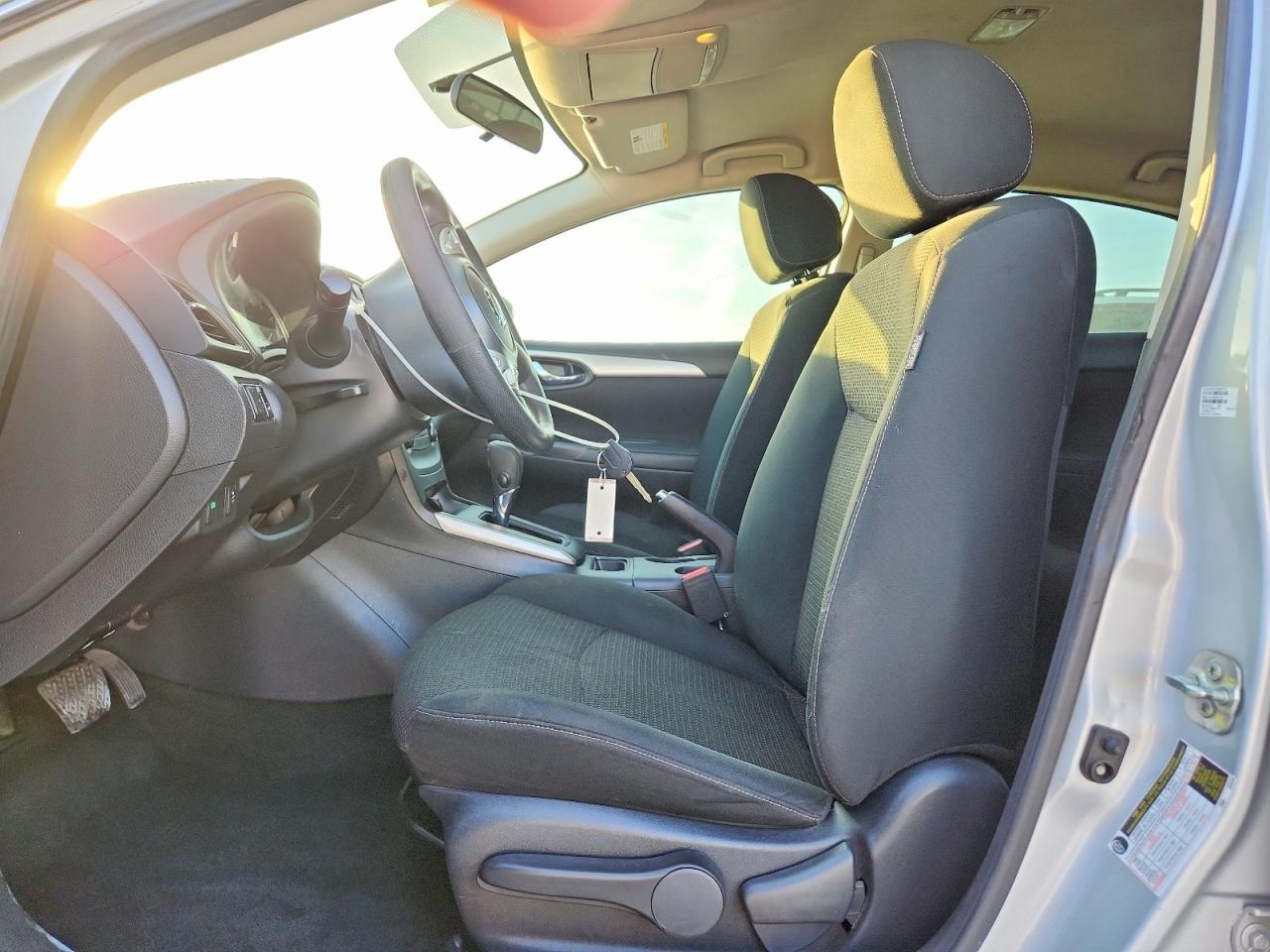 2019 NISSAN SENTRA S photo 19
