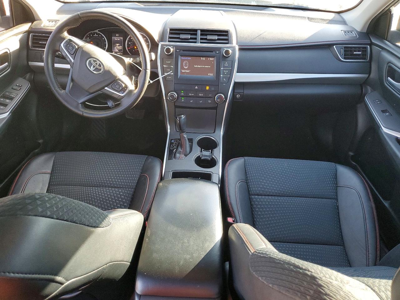 2015 TOYOTA CAMRY LE photo 15