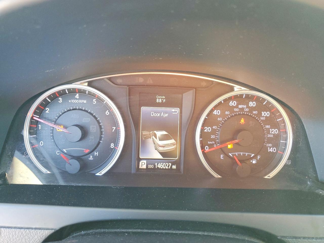 2015 TOYOTA CAMRY LE photo 17