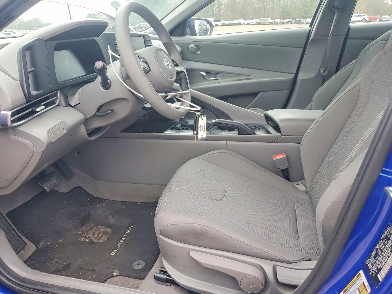 2025 HYUNDAI ELANTRA SE photo 7