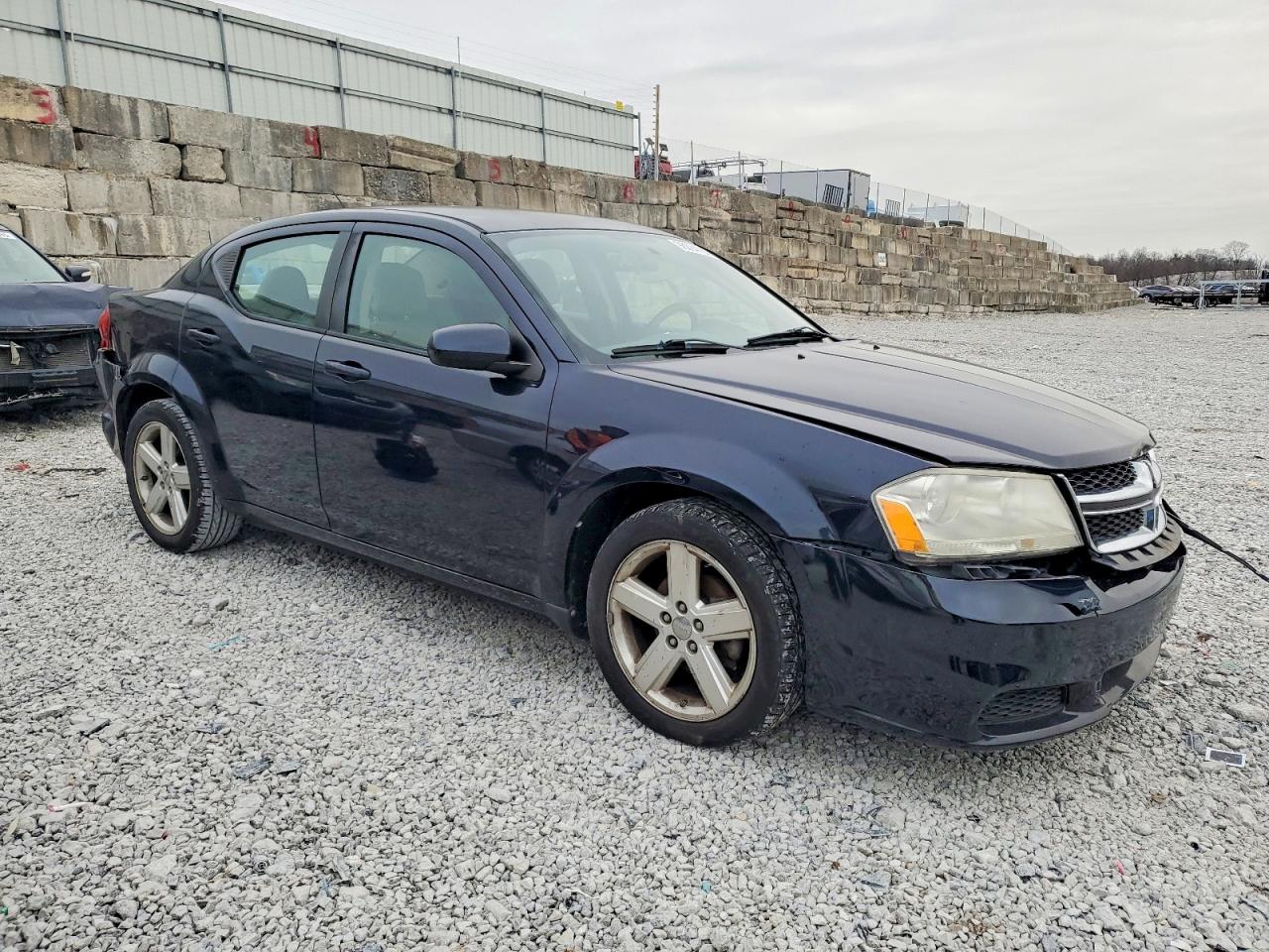 2012 DODGE AVENGER SXT photo 4