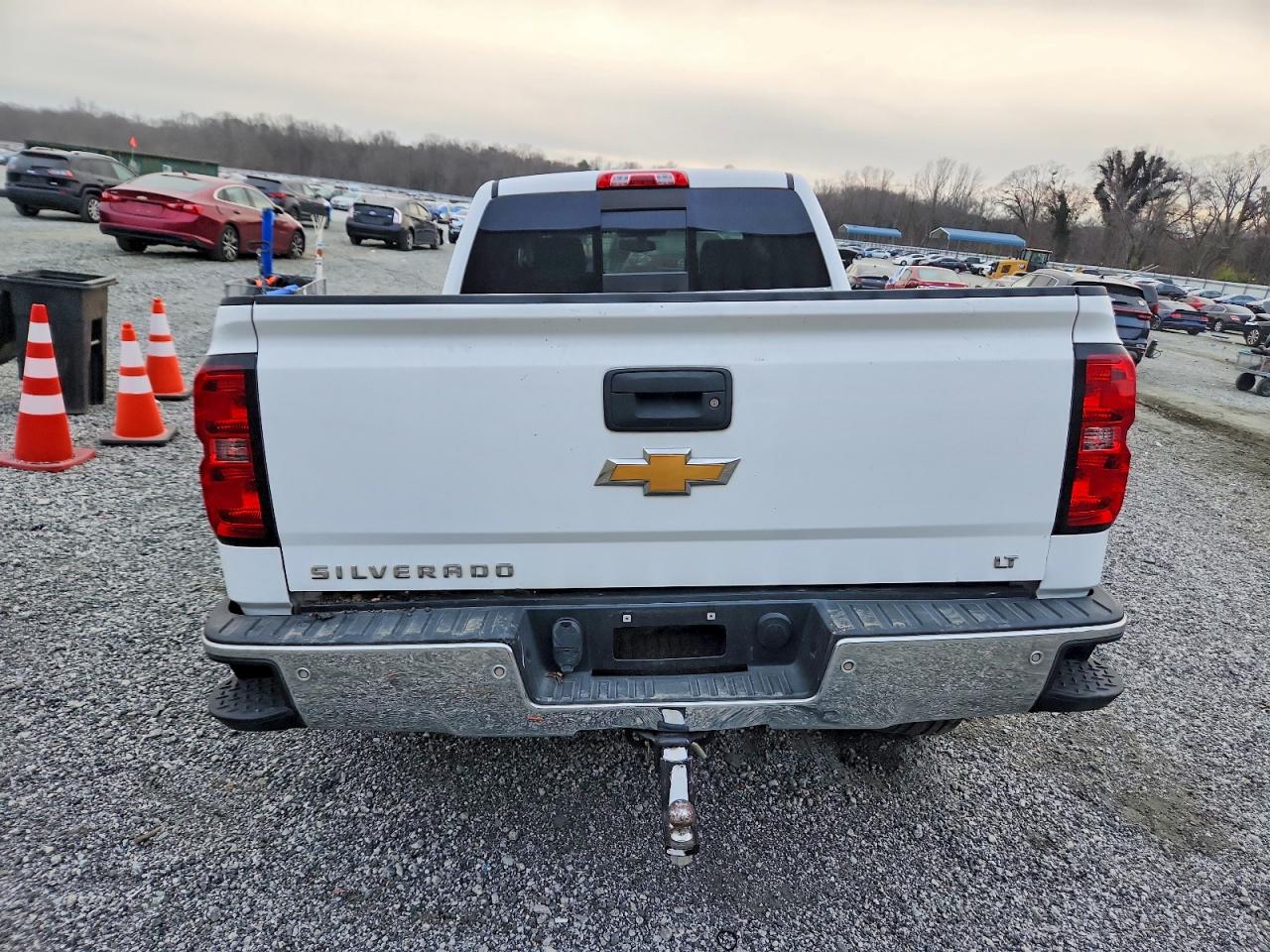 2016 CHEVROLET SILVERADO K1500 LT photo 6