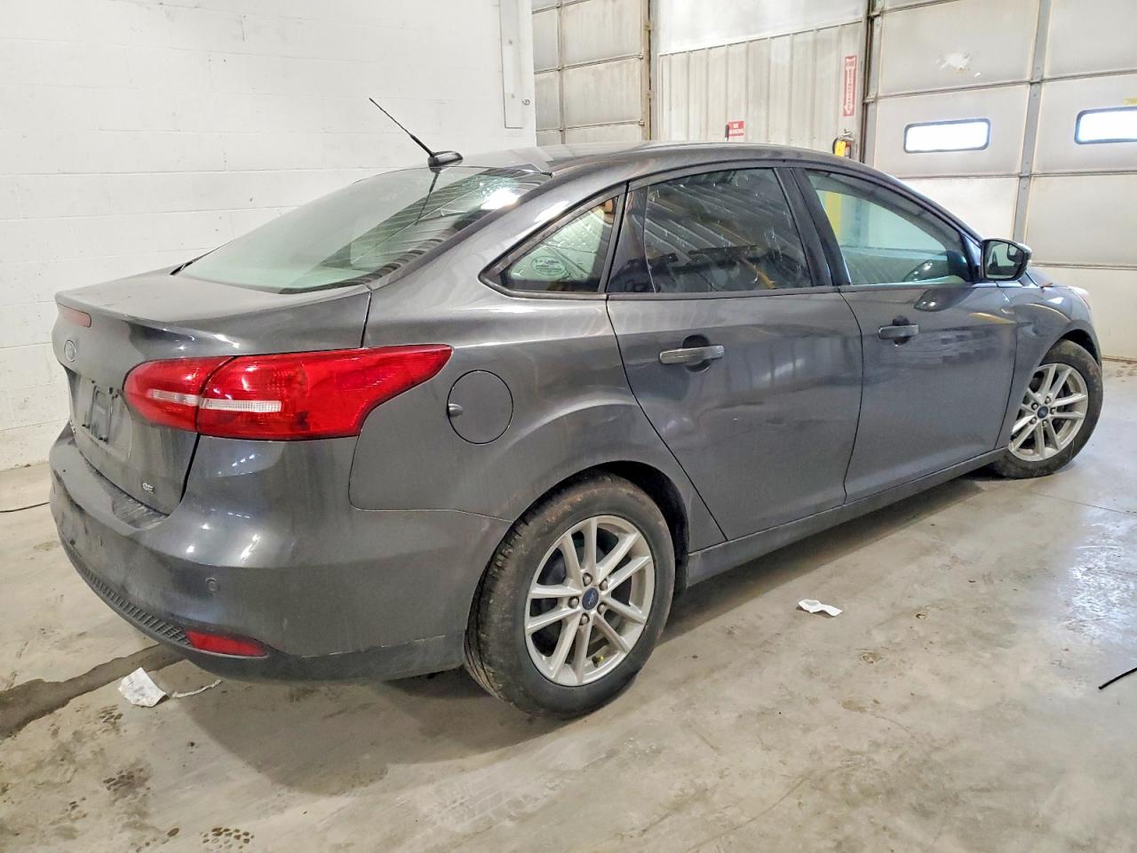 2015 FORD FOCUS SE photo 3