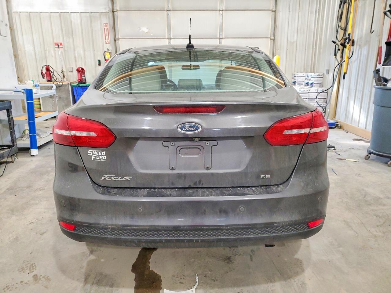 2015 FORD FOCUS SE photo 6