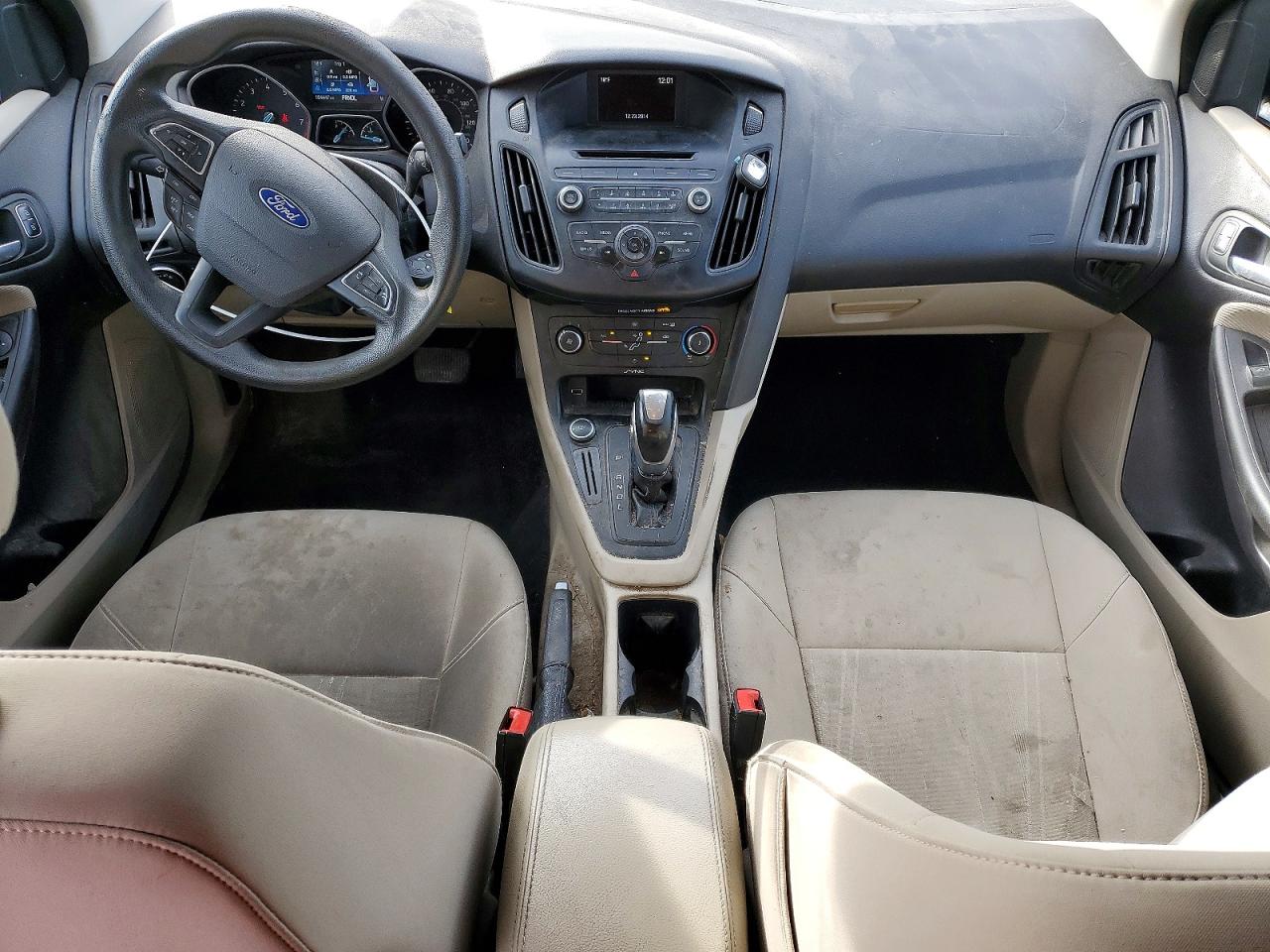 2015 FORD FOCUS SE photo 8