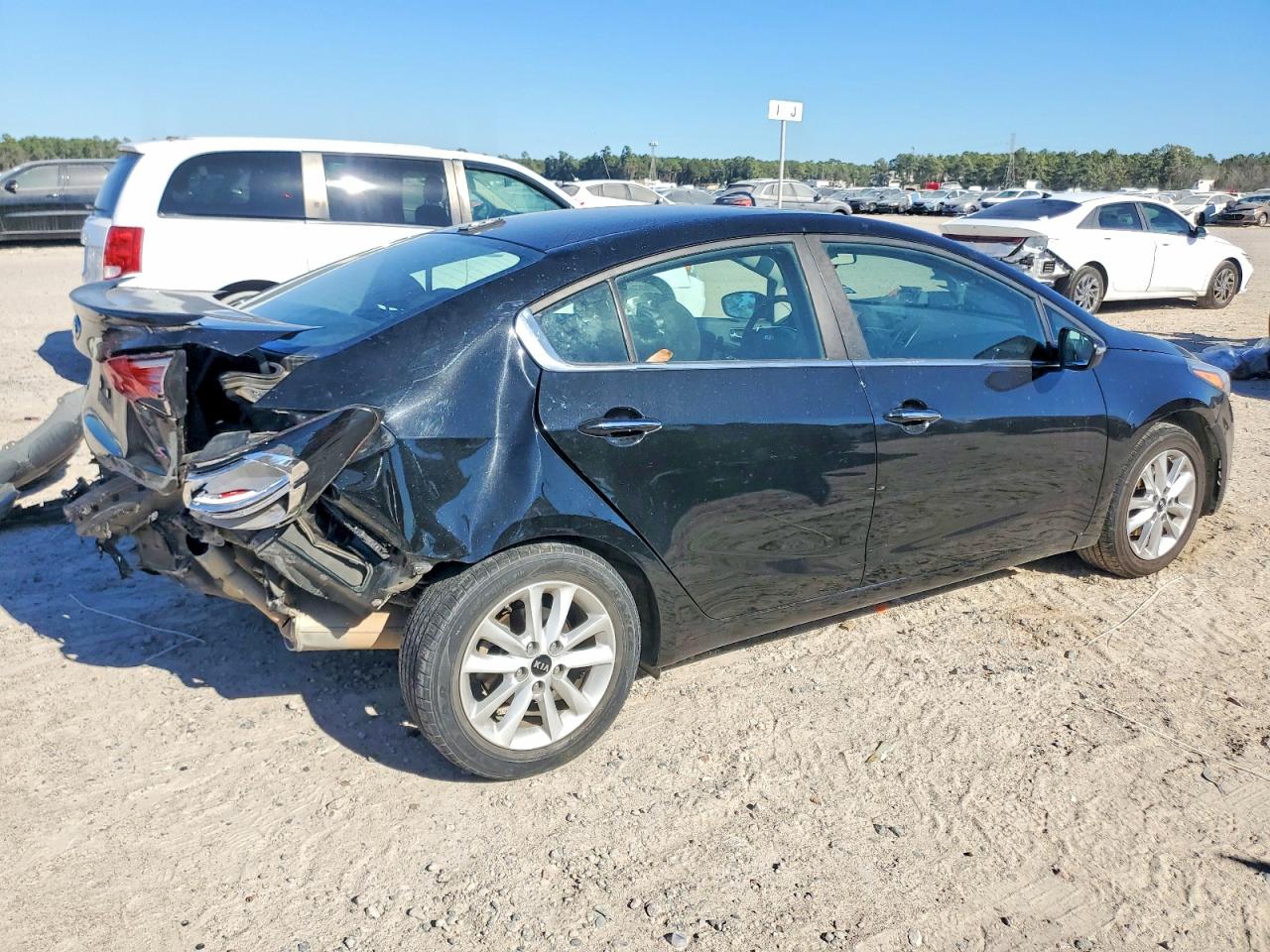 2017 KIA FORTE LX photo 5