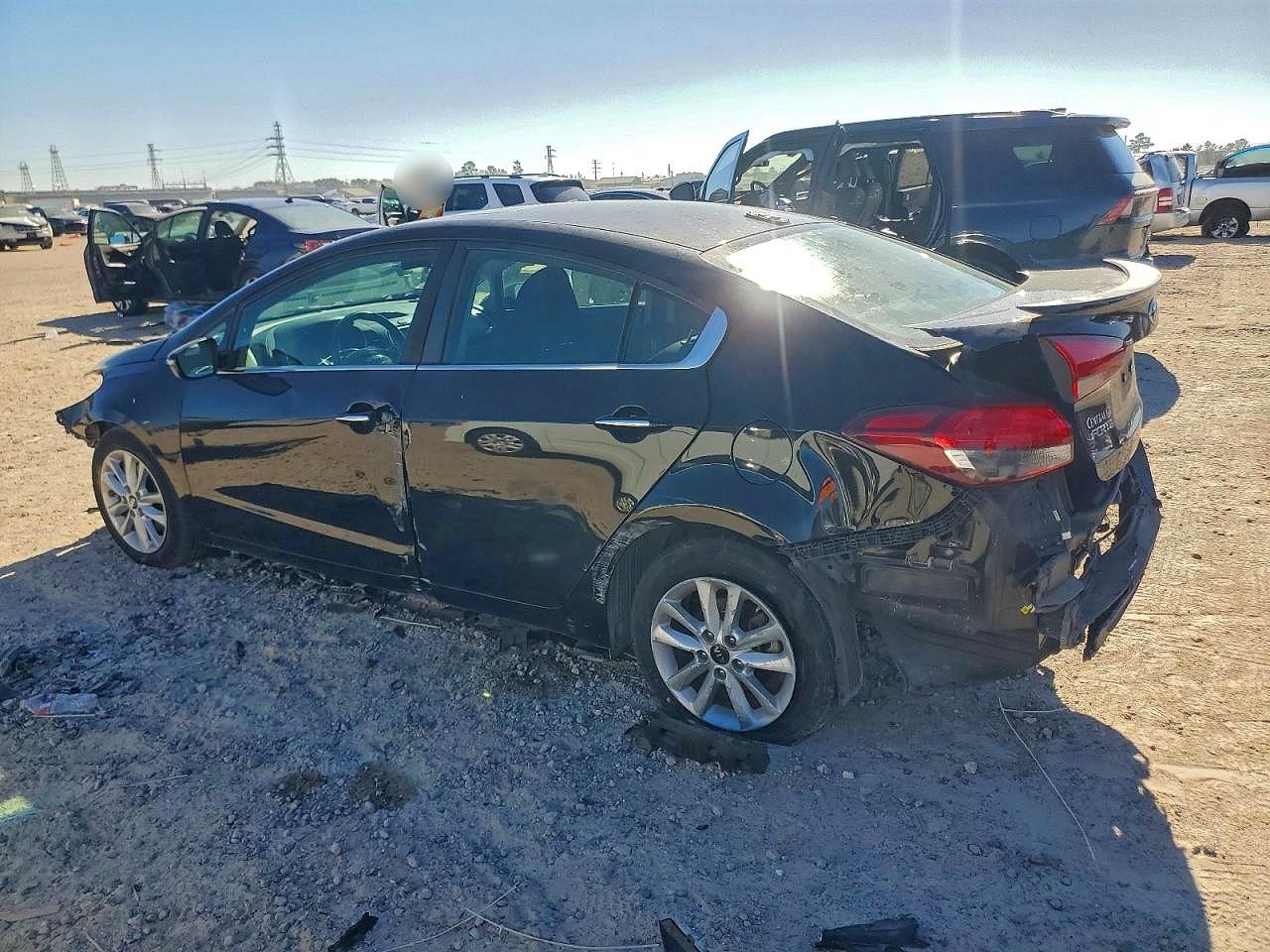 2017 KIA FORTE LX photo 3
