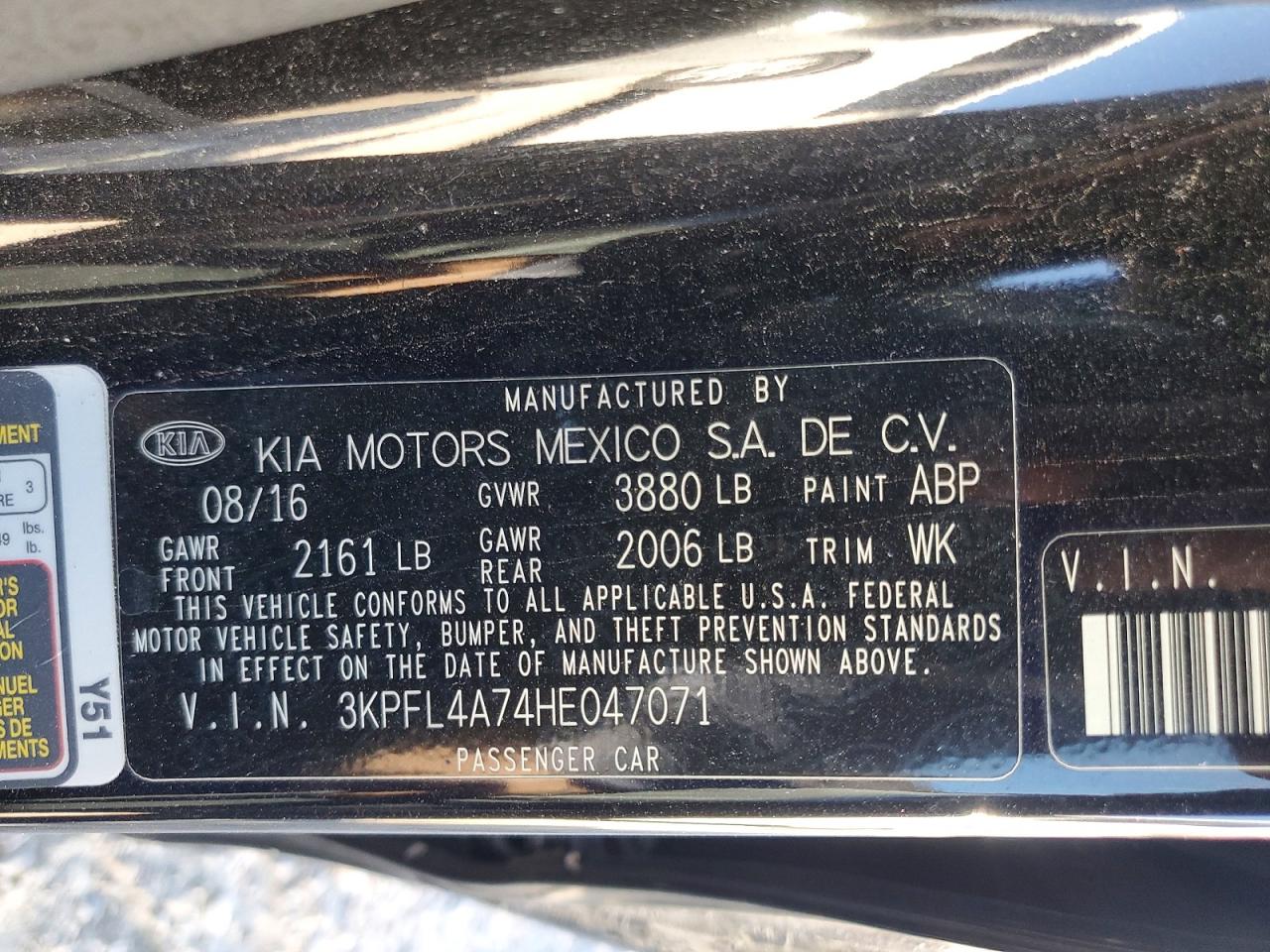 2017 KIA FORTE LX photo 25