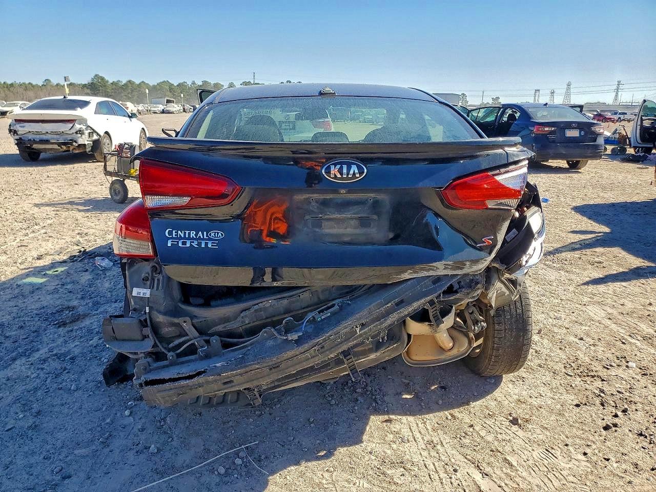 2017 KIA FORTE LX photo 11