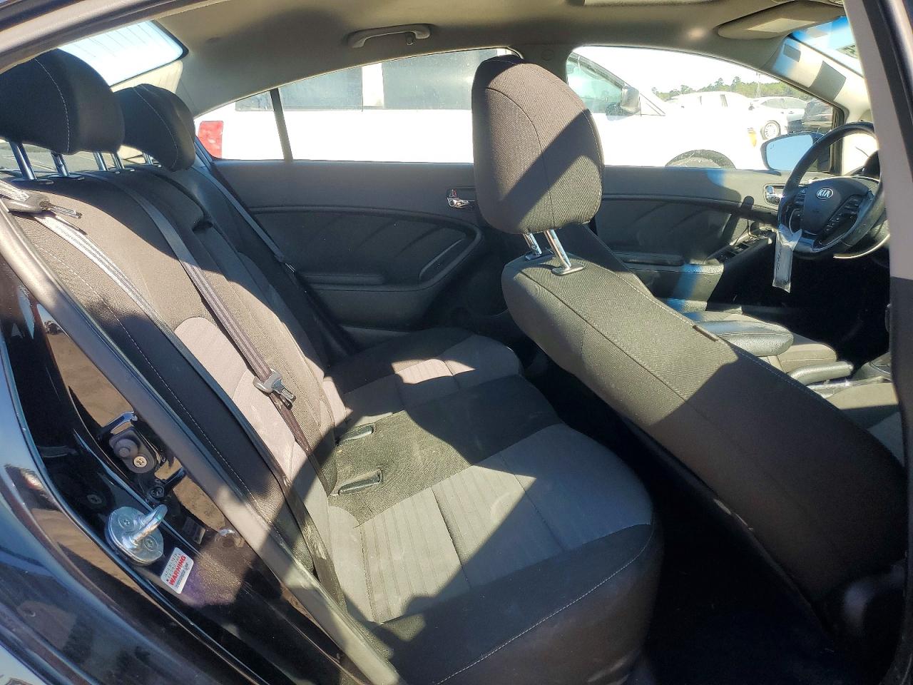 2017 KIA FORTE LX photo 19