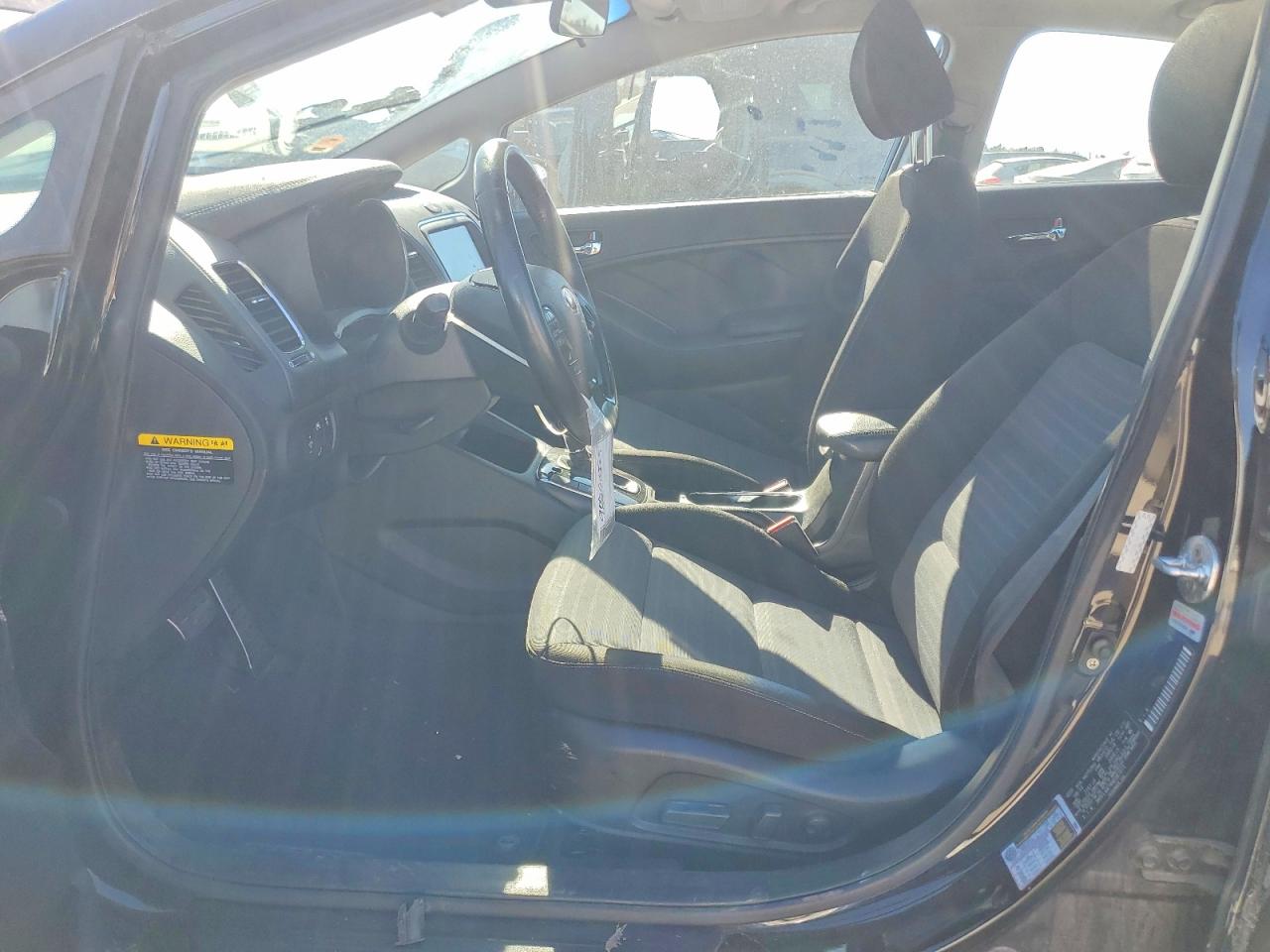 2017 KIA FORTE LX photo 13