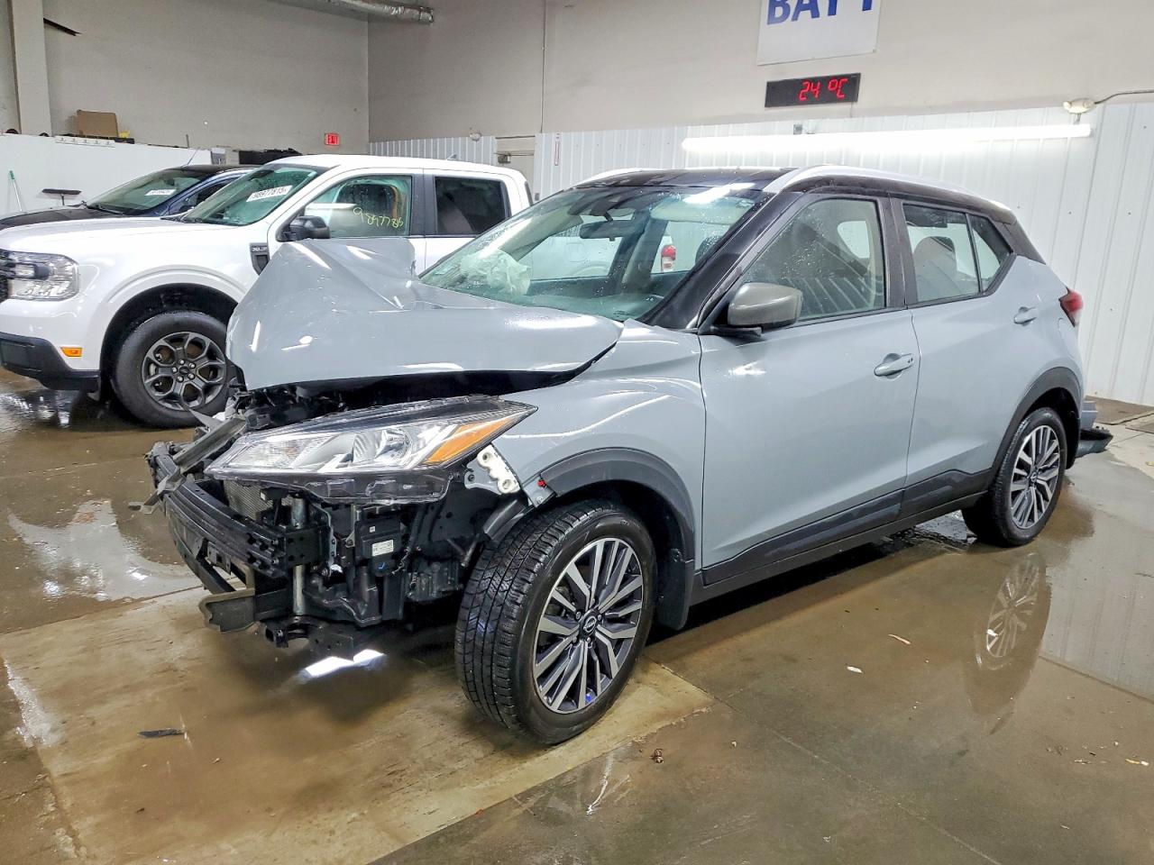 2023 NISSAN KICKS