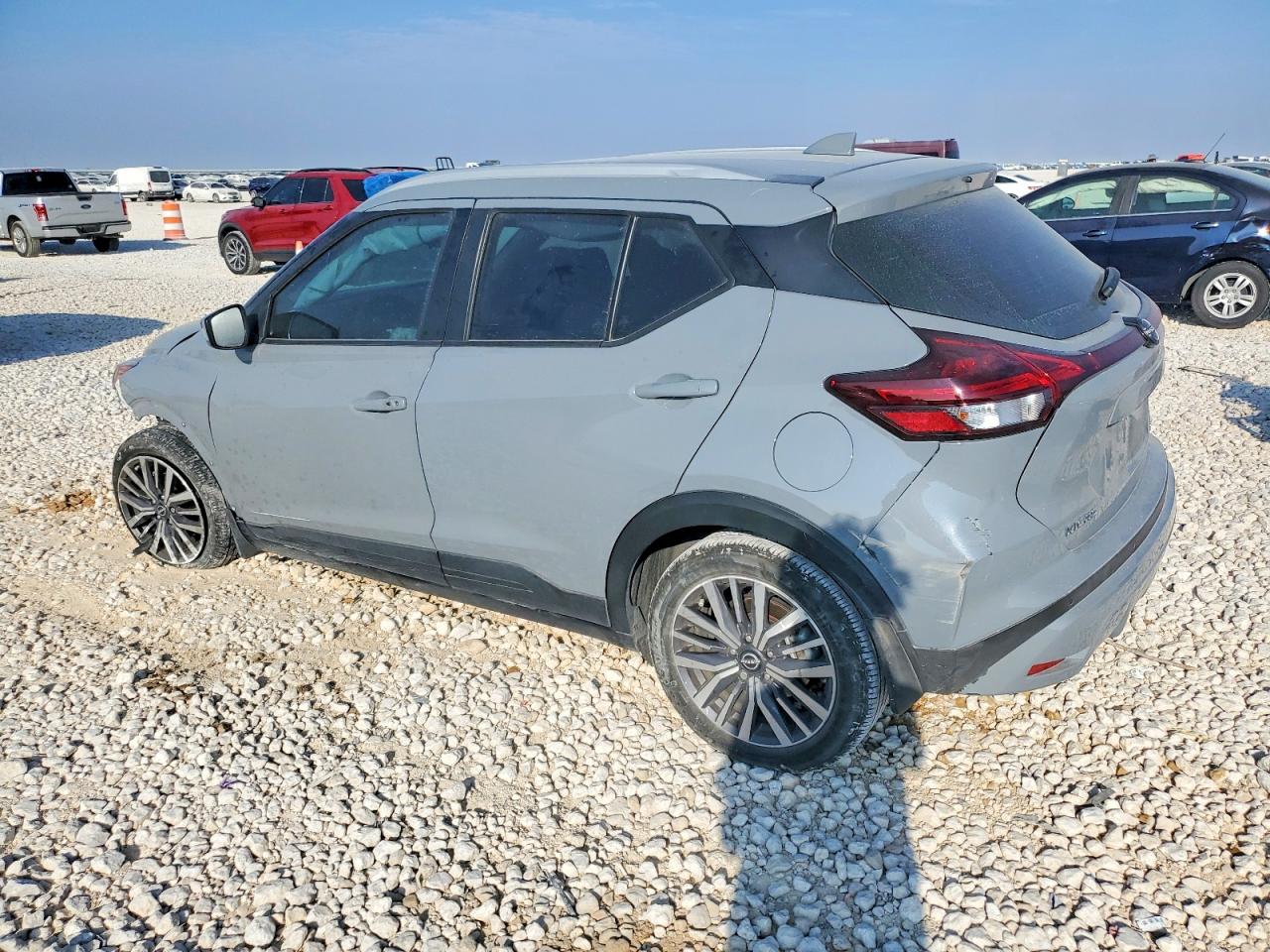 2023 NISSAN KICKS SV photo 2
