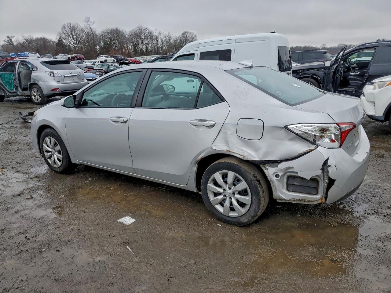 2014 TOYOTA COROLLA L photo 2