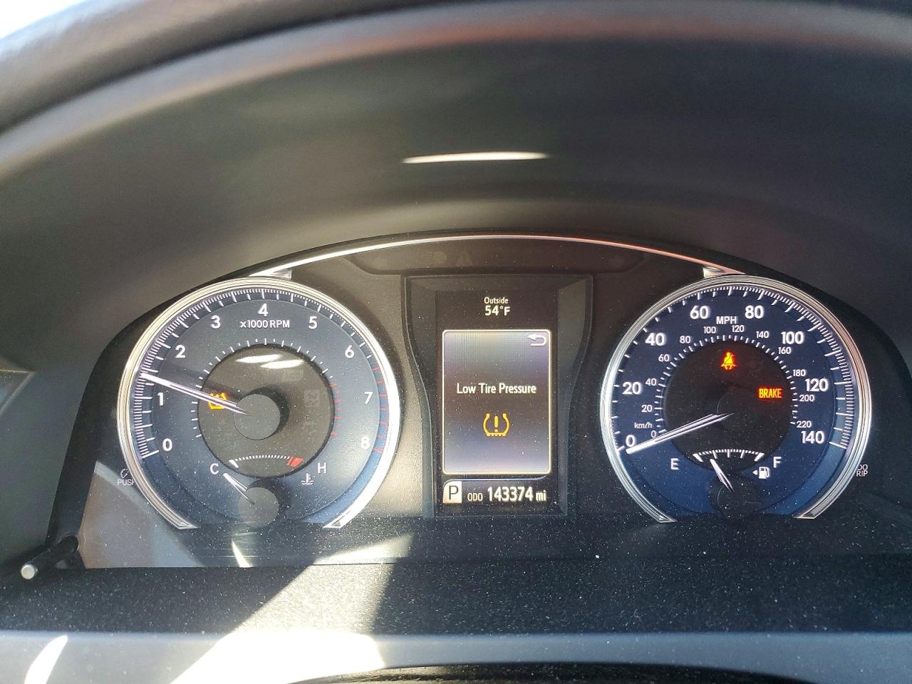 2016 TOYOTA CAMRY LE photo 25