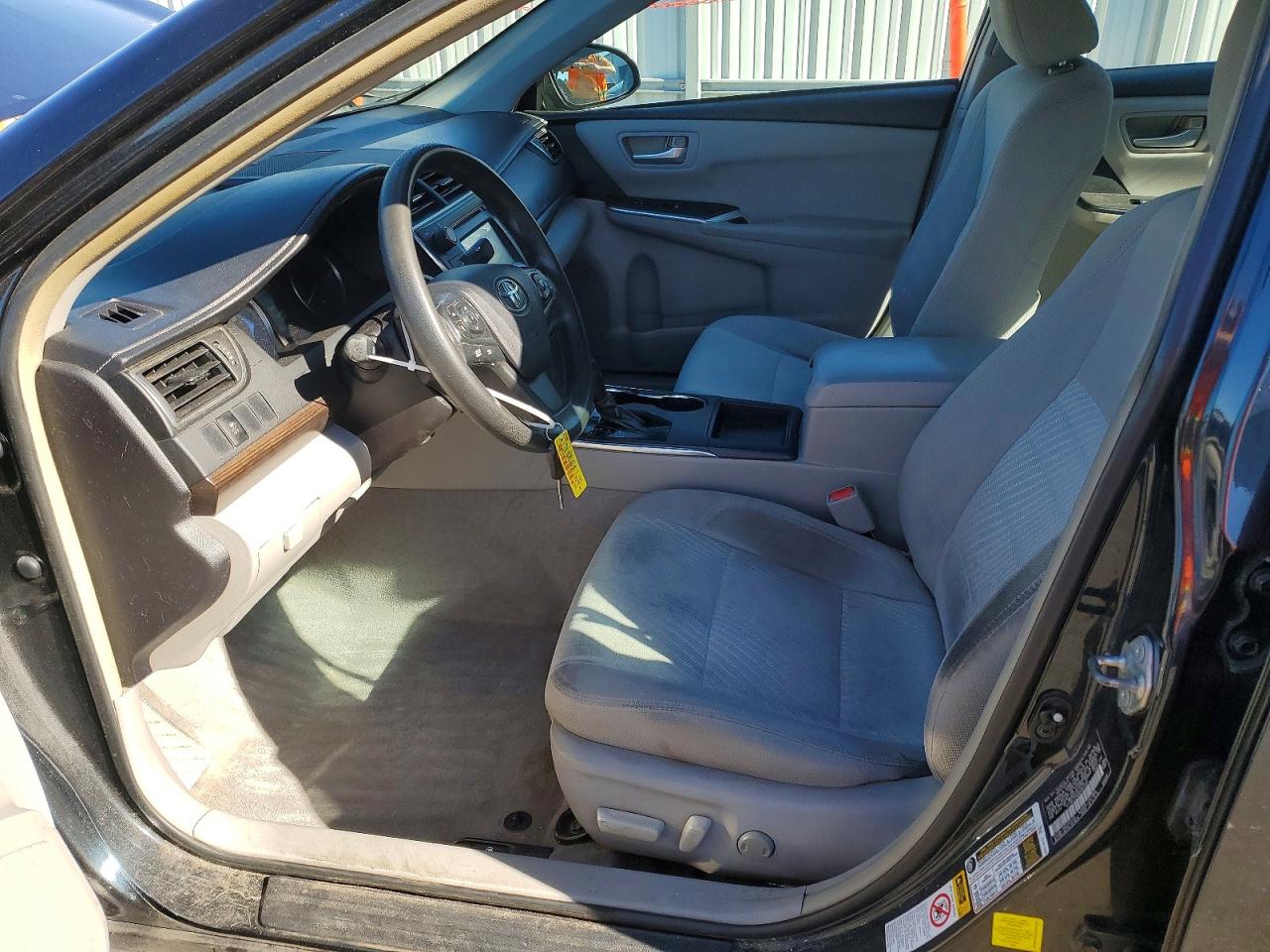 2016 TOYOTA CAMRY LE photo 19