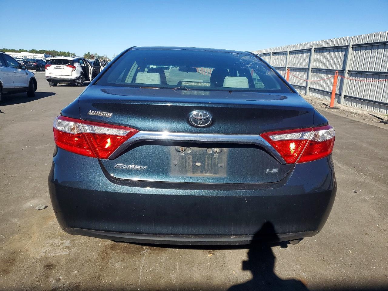 2016 TOYOTA CAMRY LE photo 16