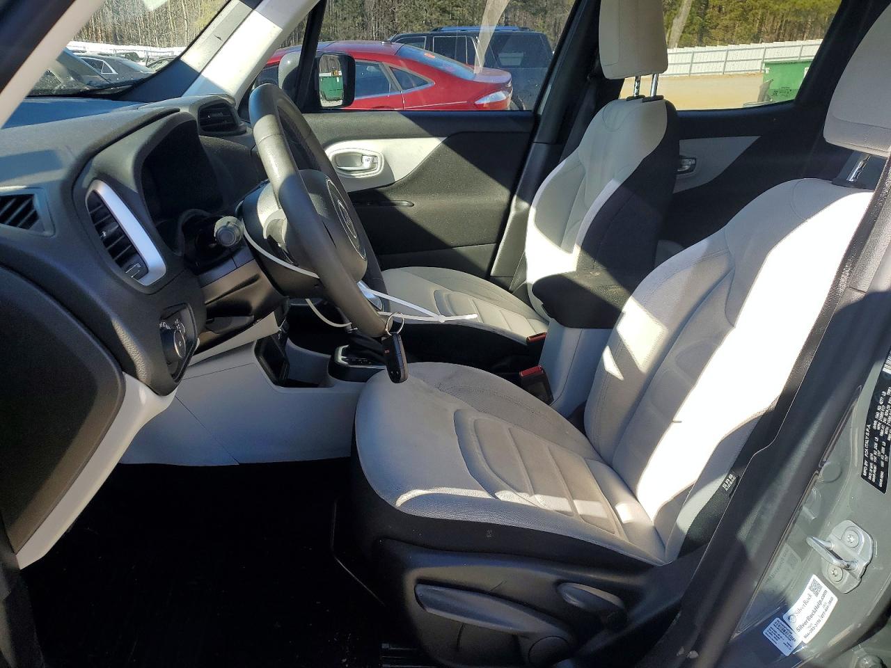 2019 JEEP RENEGADE LATITUDE photo 13