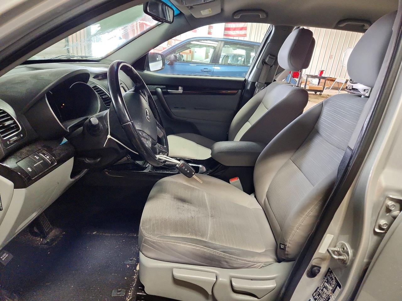 2014 KIA SORENTO LX photo 13