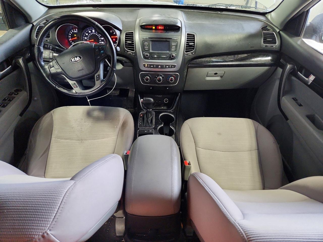 2014 KIA SORENTO LX photo 15