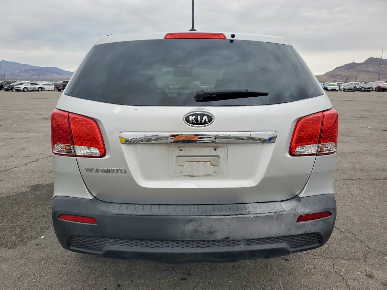 2013 KIA SORENTO LX photo 6
