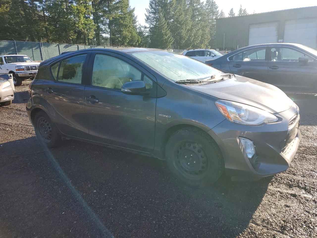 2015 TOYOTA PRIUS C photo 7