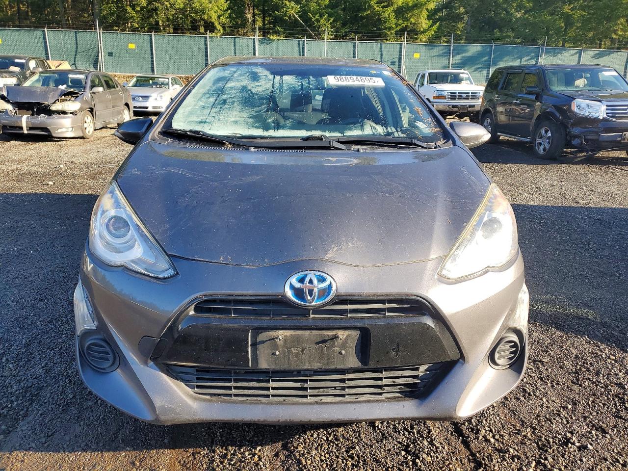 2015 TOYOTA PRIUS C photo 9