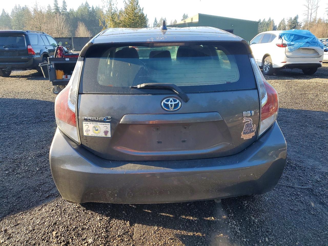 2015 TOYOTA PRIUS C photo 11
