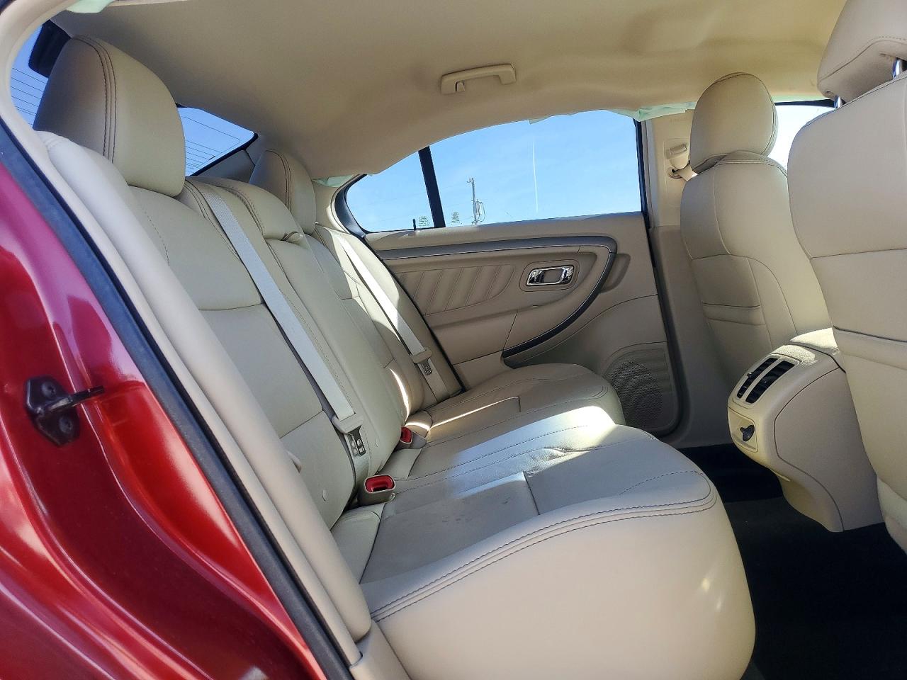 2015 FORD TAURUS SEL photo 10