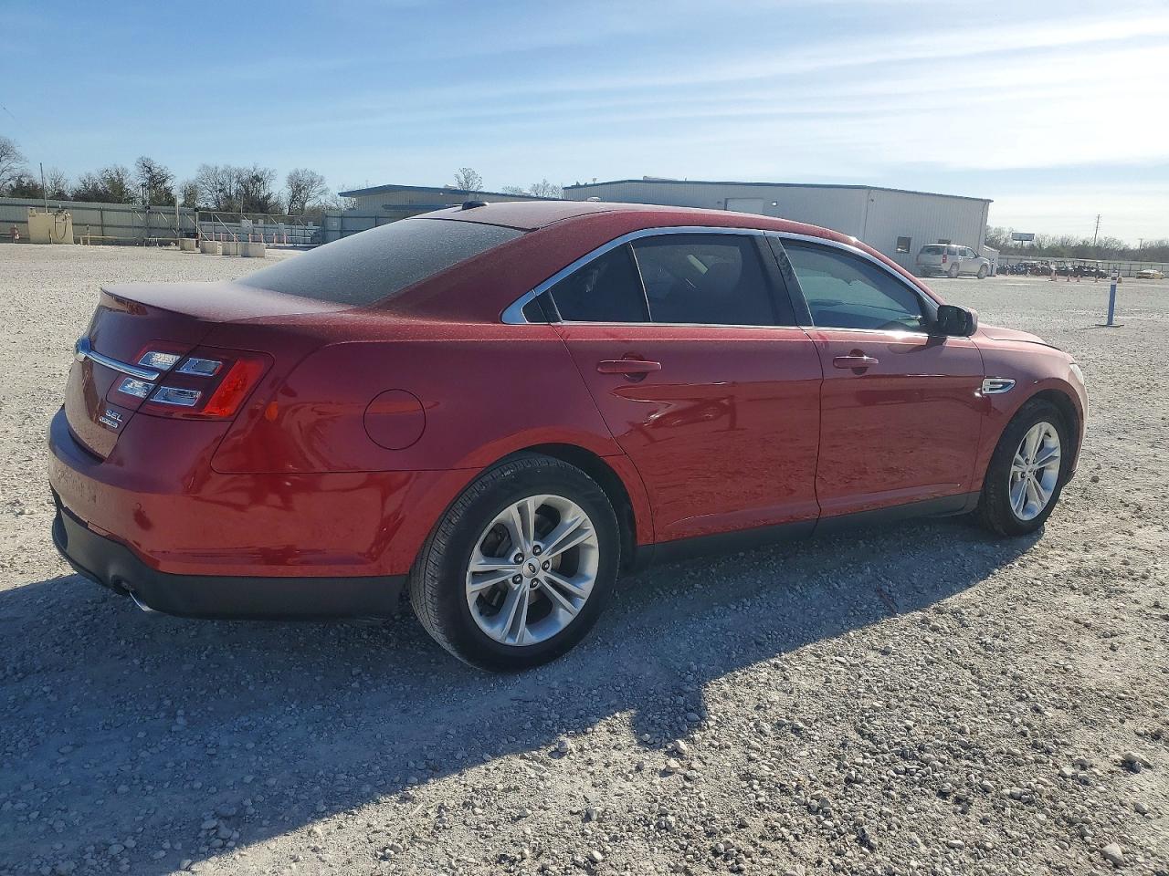 2015 FORD TAURUS SEL photo 3