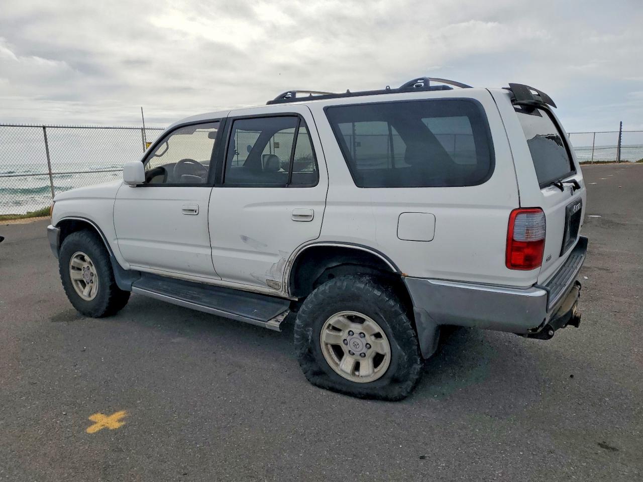 1997 TOYOTA 4RUNNER SR5 photo 4
