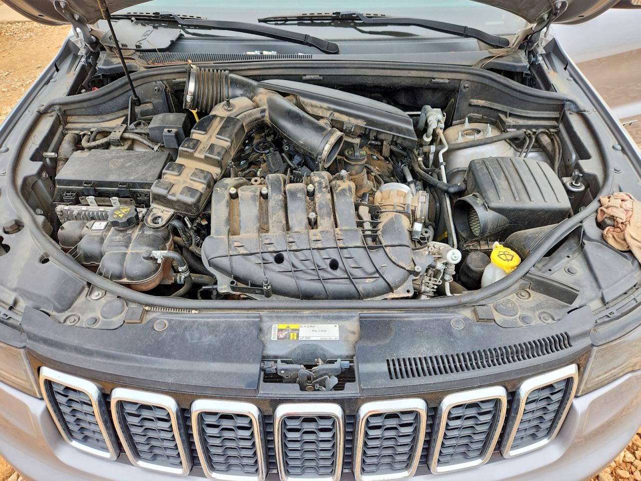 2019 JEEP GRAND CHEROKEE LIMITED photo 12