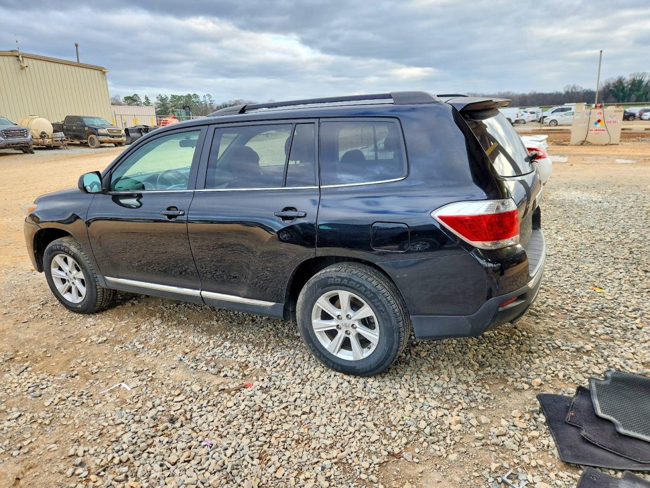 2011 TOYOTA HIGHLANDER BASE photo 2