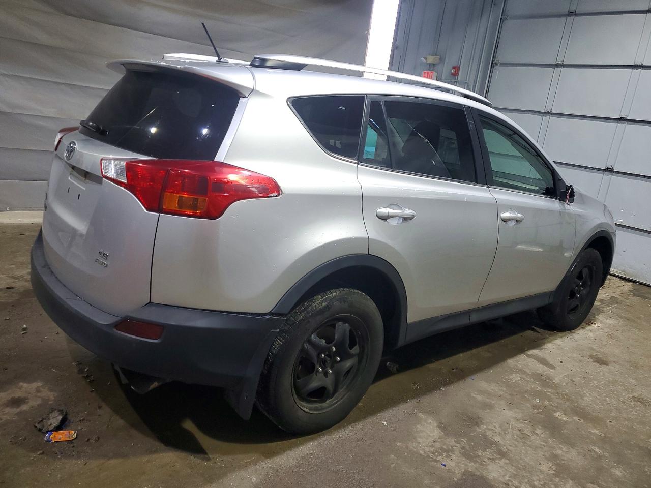 2015 TOYOTA RAV4 LE photo 5
