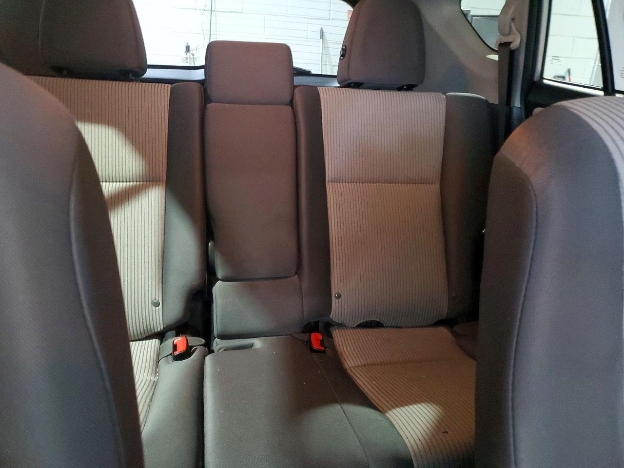 2015 TOYOTA RAV4 LE photo 19