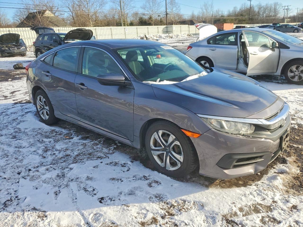 2016 HONDA CIVIC LX photo 4