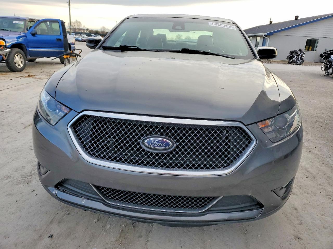 2018 FORD TAURUS SHO photo 13
