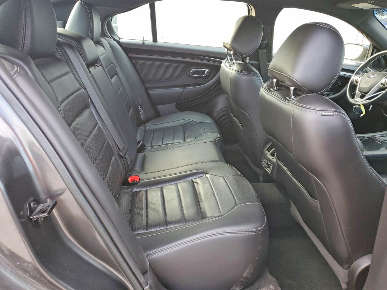 2018 FORD TAURUS SHO photo 28