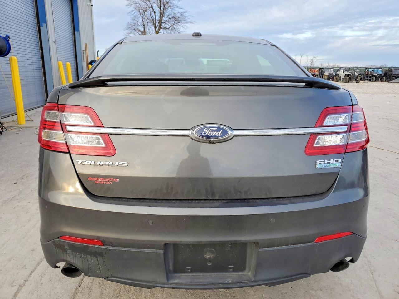 2018 FORD TAURUS SHO photo 16