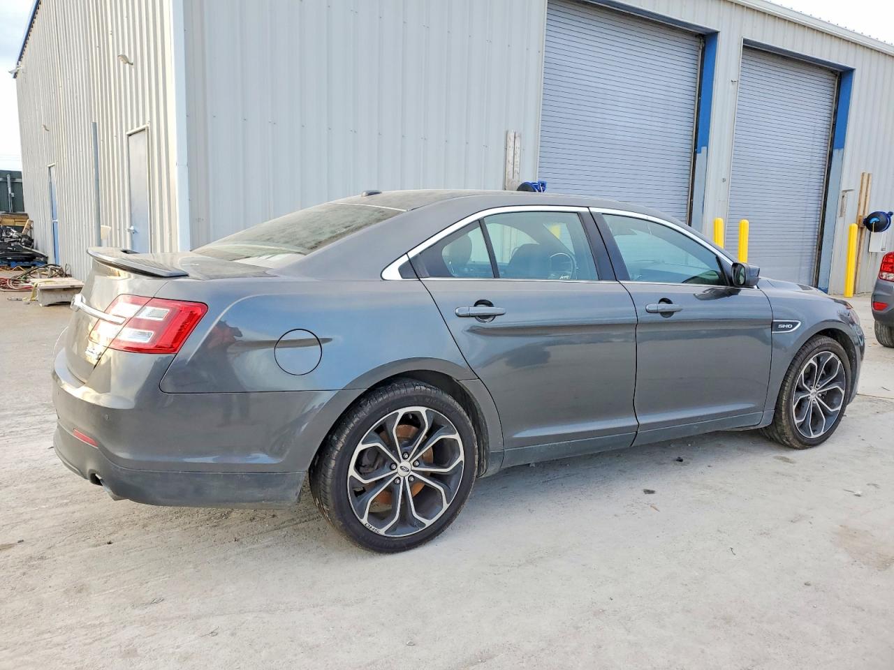 2018 FORD TAURUS SHO photo 7