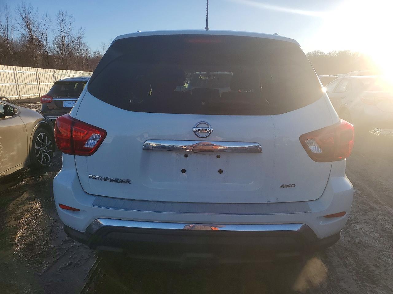 2017 NISSAN PATHFINDER S photo 11