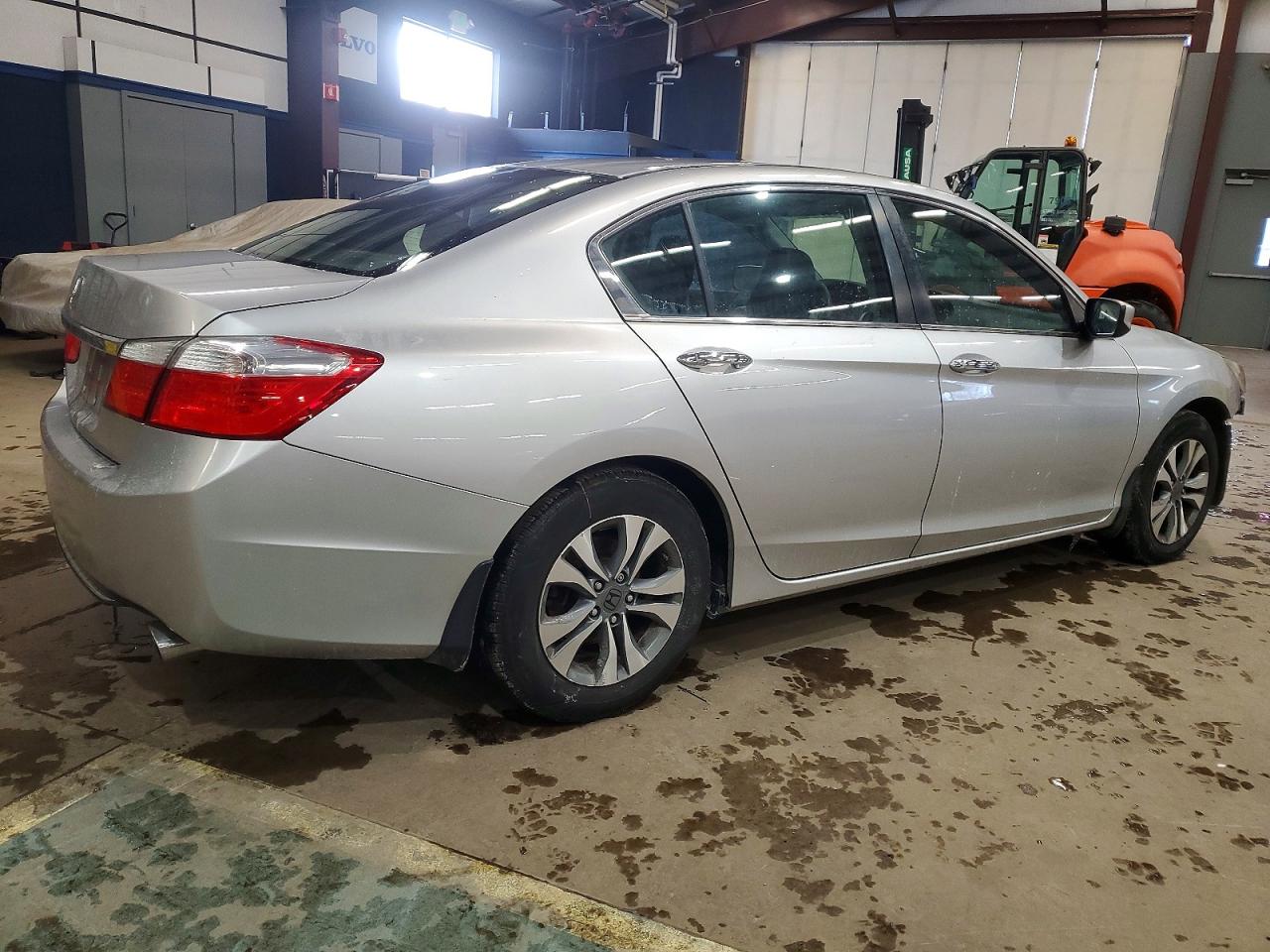 2015 HONDA ACCORD LX photo 5