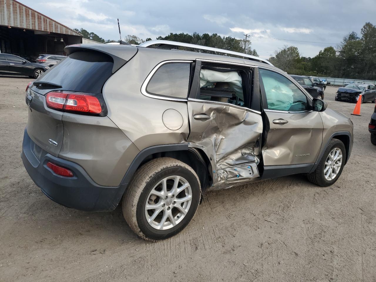 2017 JEEP CHEROKEE LATITUDE photo 5