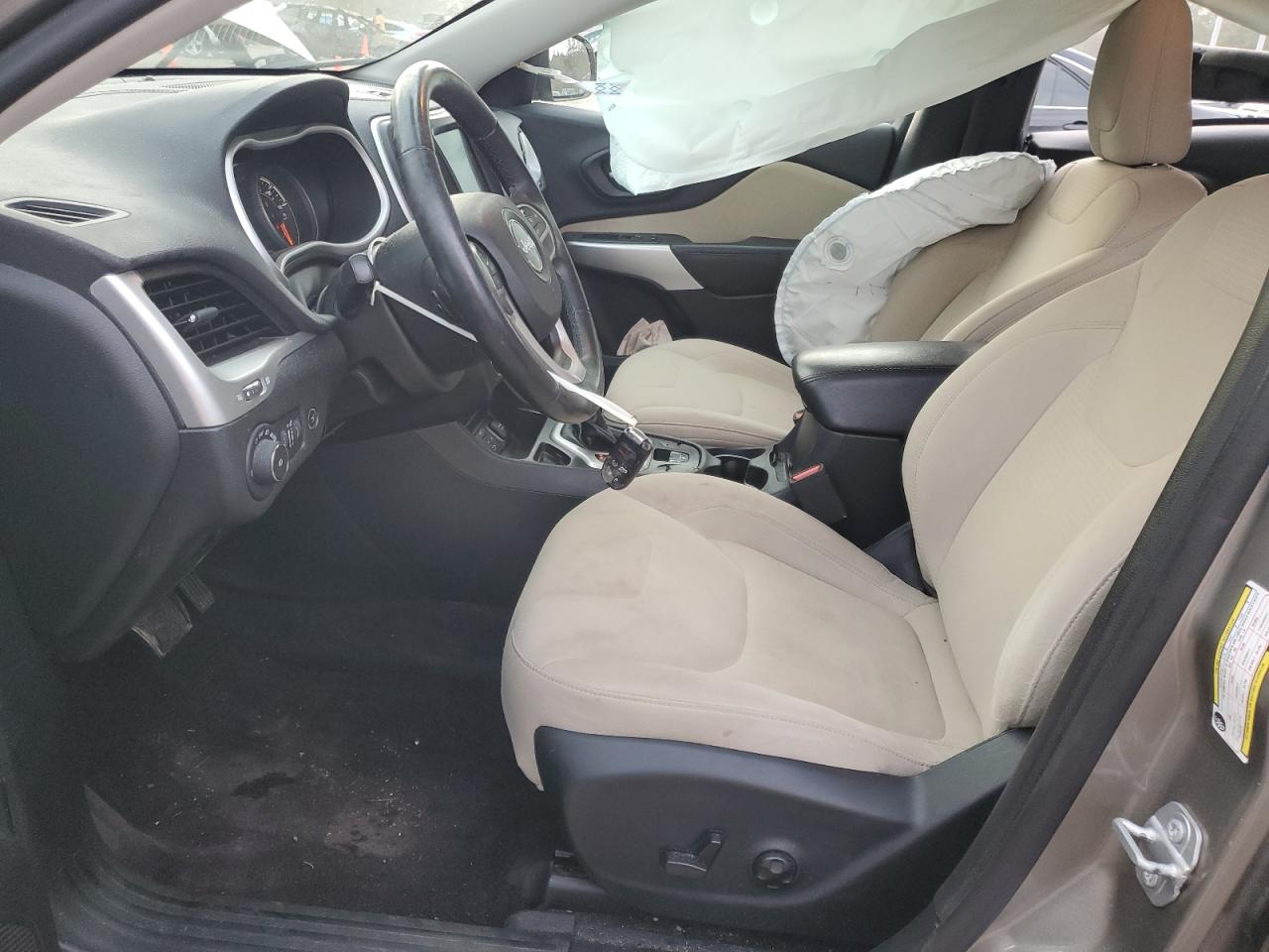 2017 JEEP CHEROKEE LATITUDE photo 13
