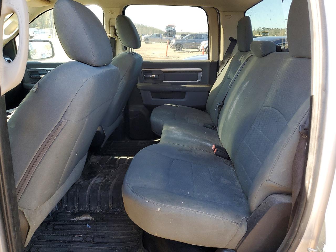 2016 RAM 1500 SLT photo 10
